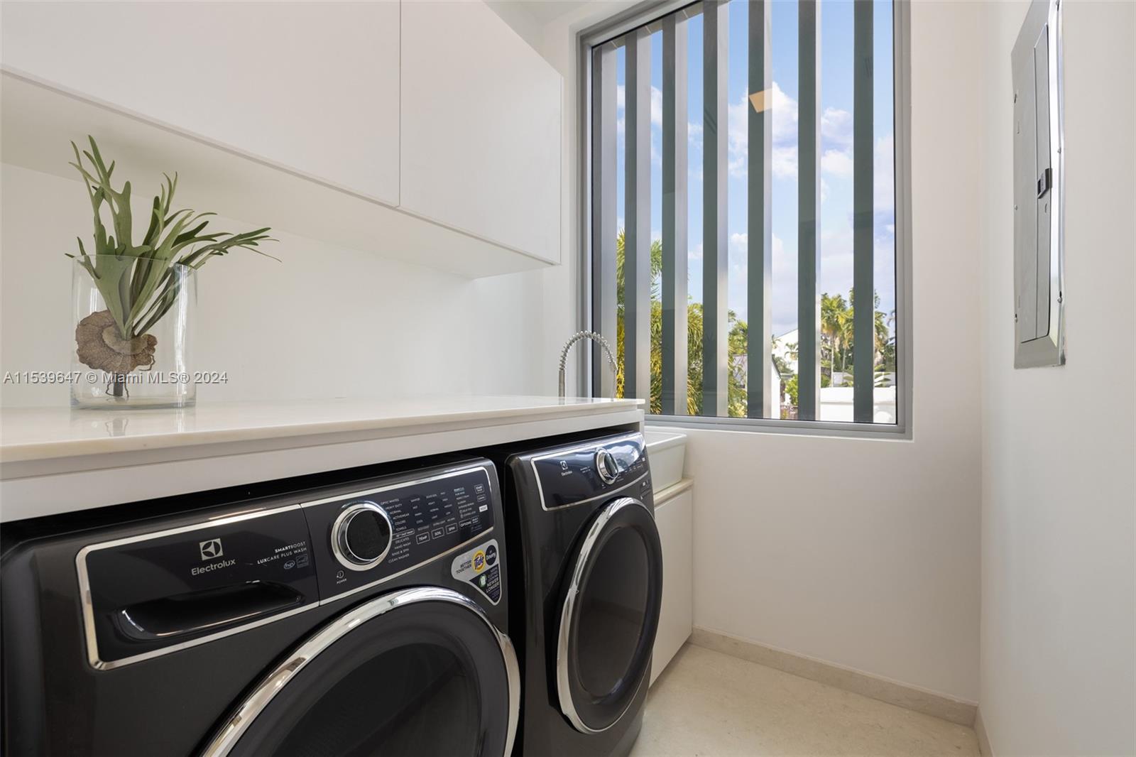 3560 Crystal View Ct, Miami, FL, 33133 United States, 4 Bedrooms Bedrooms, ,4 BathroomsBathrooms,Residential,For Sale,Crystal View Ct,A11539647