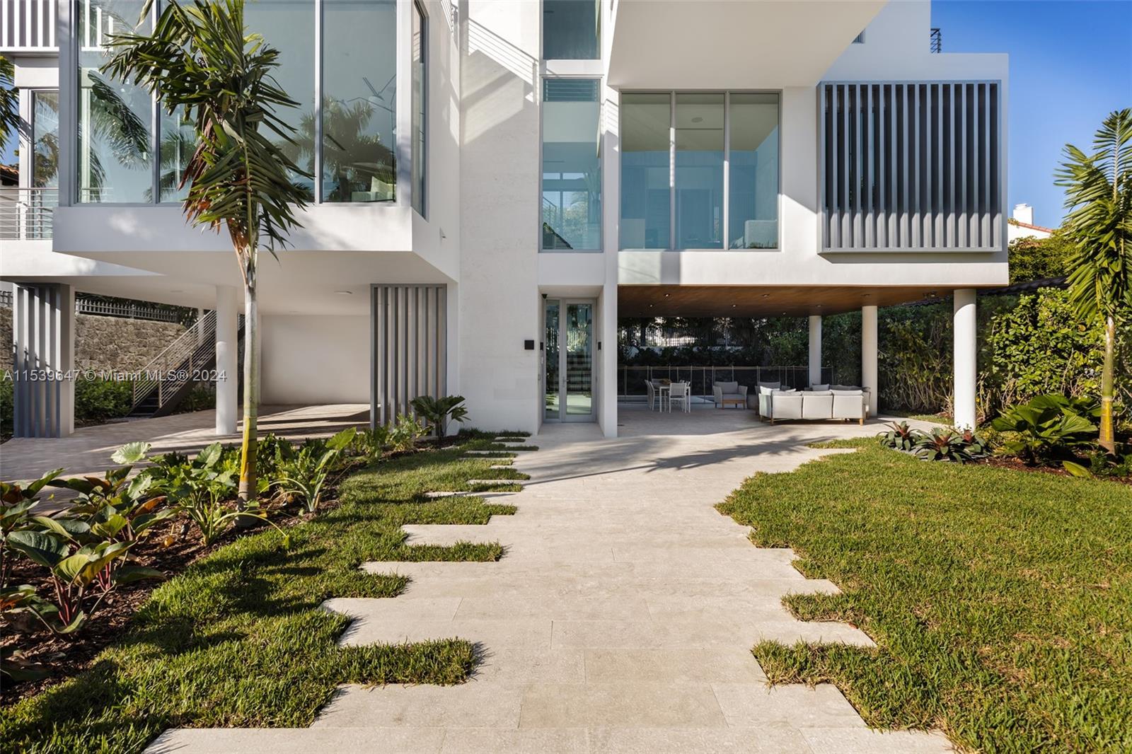 3560 Crystal View Ct, Miami, FL, 33133 United States, 4 Bedrooms Bedrooms, ,4 BathroomsBathrooms,Residential,For Sale,Crystal View Ct,A11539647