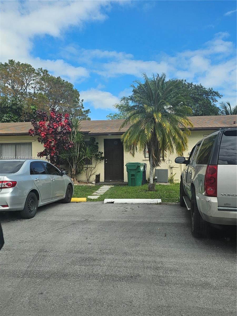 Incredible opportunity at Leisure City in Homestead, for 1st buyers/investors. This unit is a single story house featuring 1 bedroom and 1-1/2 bathrooms. Very low taxes and an association fee. Parking in front of Townhouse. Near shopping center and 11 mins from Homestead Air Reserve, Wallmart and schools. Don't miss this opportunitty !