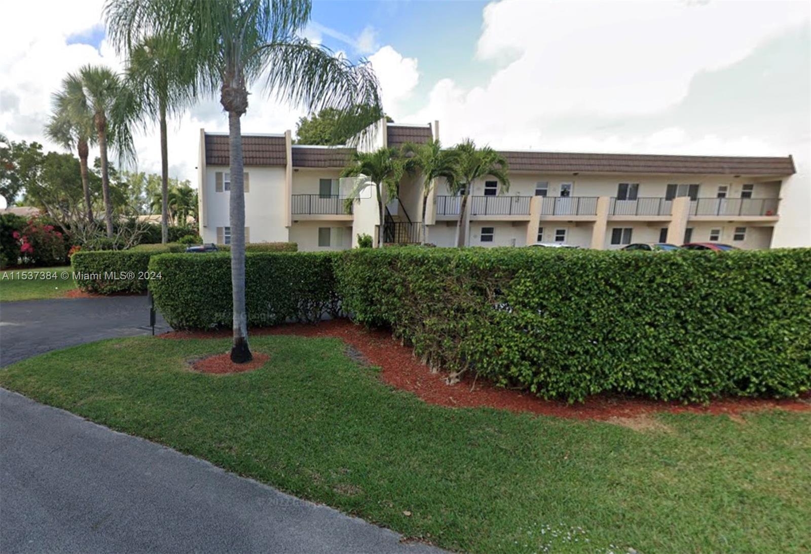 2828  Casita Way #2090 For Sale A11537384, FL