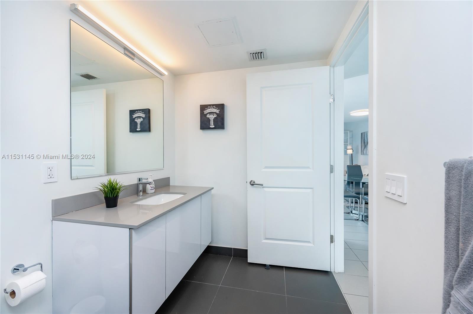 1600 NE 1st Ave 2203, Miami, Florida 33132, ,1 BathroomBathrooms,Residentiallease,For Rent,1600 NE 1st Ave 2203,A11531145