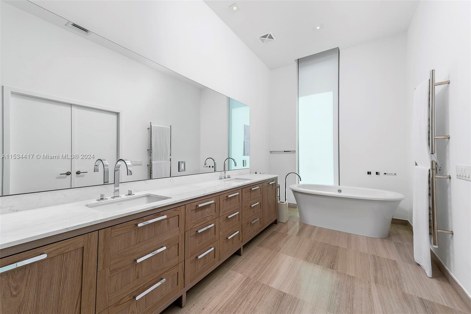 107 REEF LANE, Key Biscayne, FL, 33149 United States, 7 Bedrooms Bedrooms, ,5 BathroomsBathrooms,Residential,For Sale,REEF LANE,A11534417