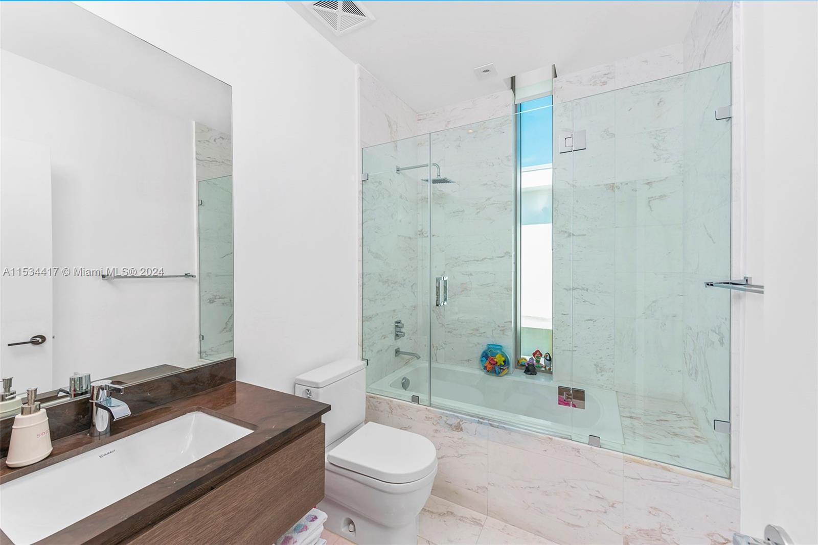 107 REEF LANE, Key Biscayne, FL, 33149 United States, 7 Bedrooms Bedrooms, ,5 BathroomsBathrooms,Residential,For Sale,REEF LANE,A11534417