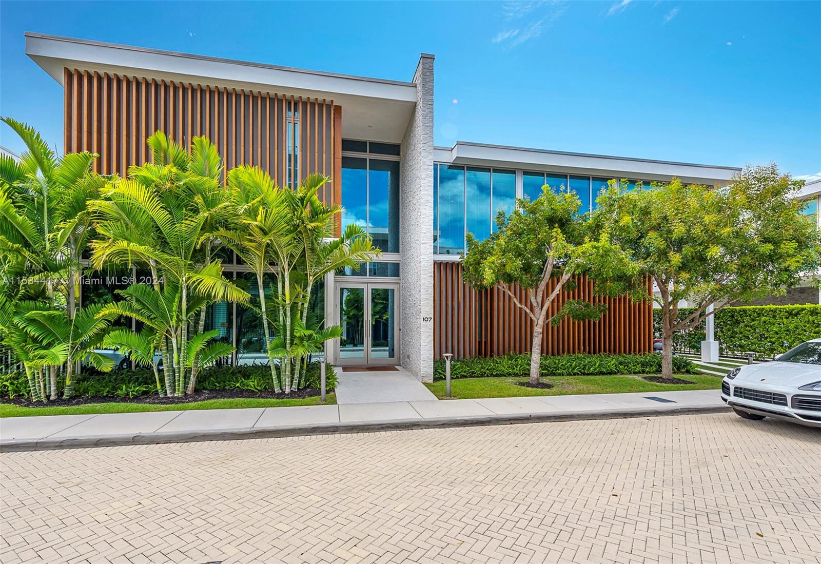 107 REEF LANE, Key Biscayne, FL, 33149 United States, 7 Bedrooms Bedrooms, ,5 BathroomsBathrooms,Residential,For Sale,REEF LANE,A11534417