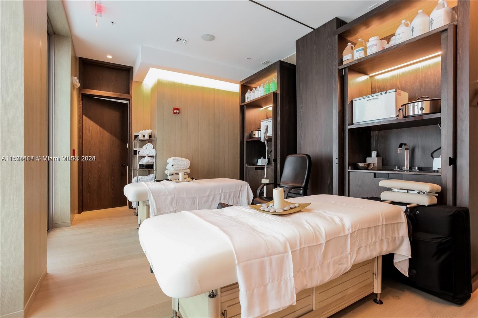 107 REEF LANE, Key Biscayne, FL, 33149 United States, 7 Bedrooms Bedrooms, ,5 BathroomsBathrooms,Residential,For Sale,REEF LANE,A11534417