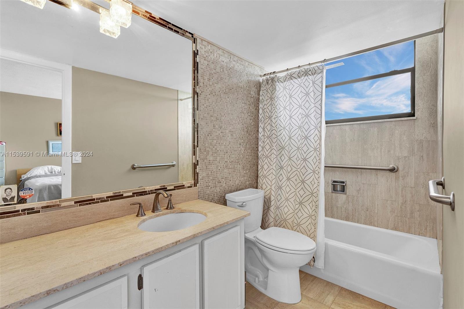 9300 Bay Harbor Ter 7C, Bay Harbor Islands, Florida 33154, 2 Bedrooms Bedrooms, ,2 BathroomsBathrooms,Residential,For Sale,9300 Bay Harbor Ter 7C,A11539591