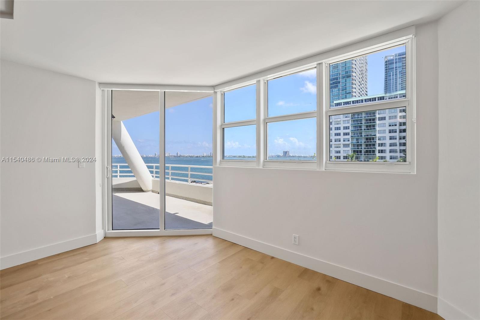 555 NE 34th St 0303, Miami, Florida 33137, 2 Bedrooms Bedrooms, ,2 BathroomsBathrooms,Residentiallease,For Rent,555 NE 34th St 0303,A11540486