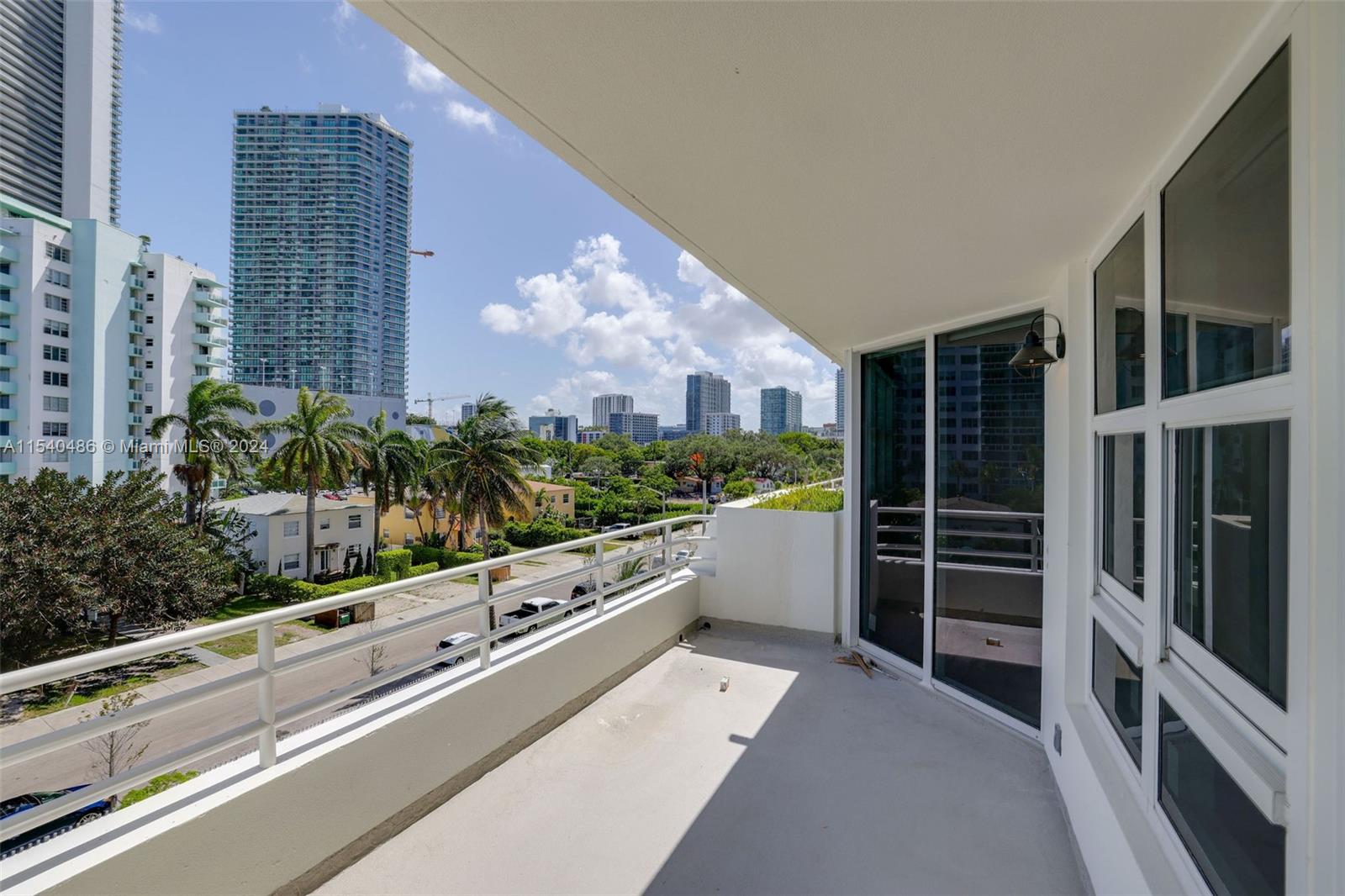 555 NE 34th St 0303, Miami, Florida 33137, 2 Bedrooms Bedrooms, ,2 BathroomsBathrooms,Residentiallease,For Rent,555 NE 34th St 0303,A11540486