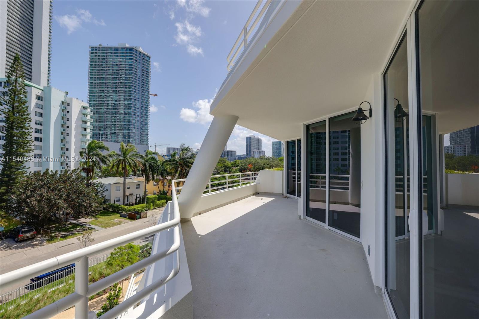 555 NE 34th St 0303, Miami, Florida 33137, 2 Bedrooms Bedrooms, ,2 BathroomsBathrooms,Residentiallease,For Rent,555 NE 34th St 0303,A11540486