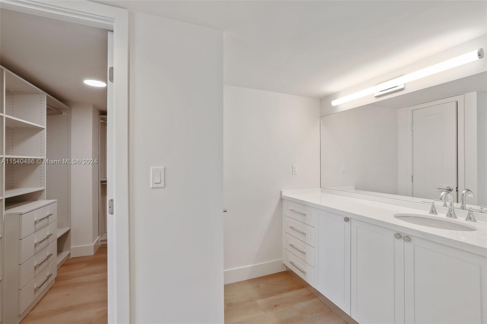 555 NE 34th St 0303, Miami, Florida 33137, 2 Bedrooms Bedrooms, ,2 BathroomsBathrooms,Residentiallease,For Rent,555 NE 34th St 0303,A11540486