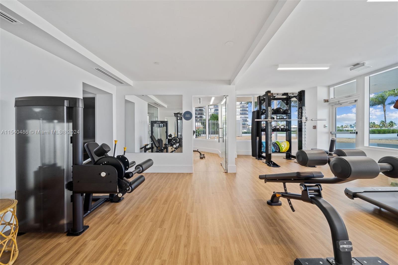 555 NE 34th St 0303, Miami, Florida 33137, 2 Bedrooms Bedrooms, ,2 BathroomsBathrooms,Residentiallease,For Rent,555 NE 34th St 0303,A11540486