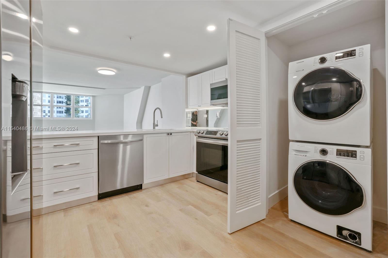 555 NE 34th St 0303, Miami, Florida 33137, 2 Bedrooms Bedrooms, ,2 BathroomsBathrooms,Residentiallease,For Rent,555 NE 34th St 0303,A11540486