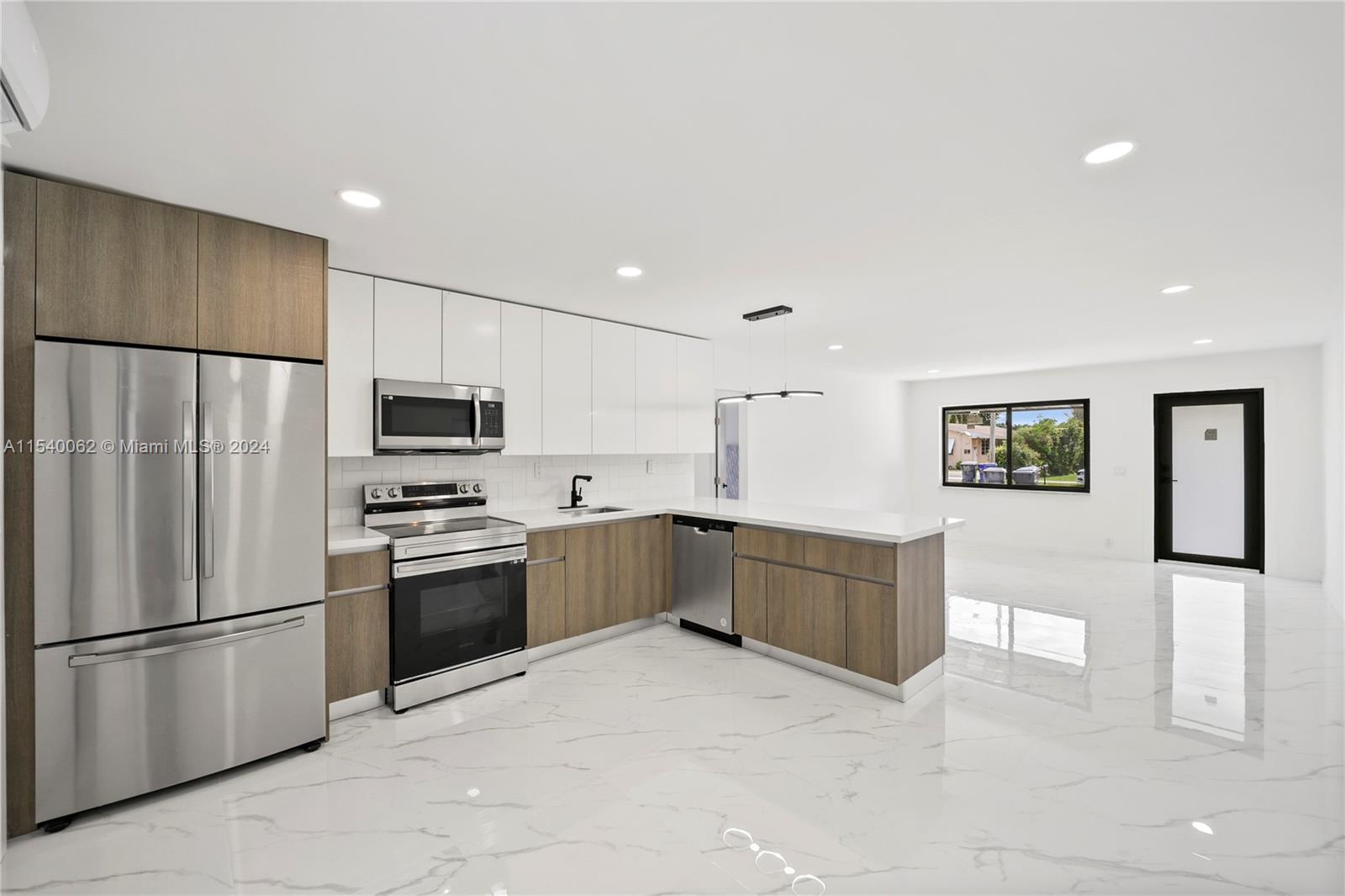 5635 Pierce St, Hollywood, Florida 33021, 3 Bedrooms Bedrooms, ,2 BathroomsBathrooms,Residential,For Sale,5635 Pierce St,A11540062