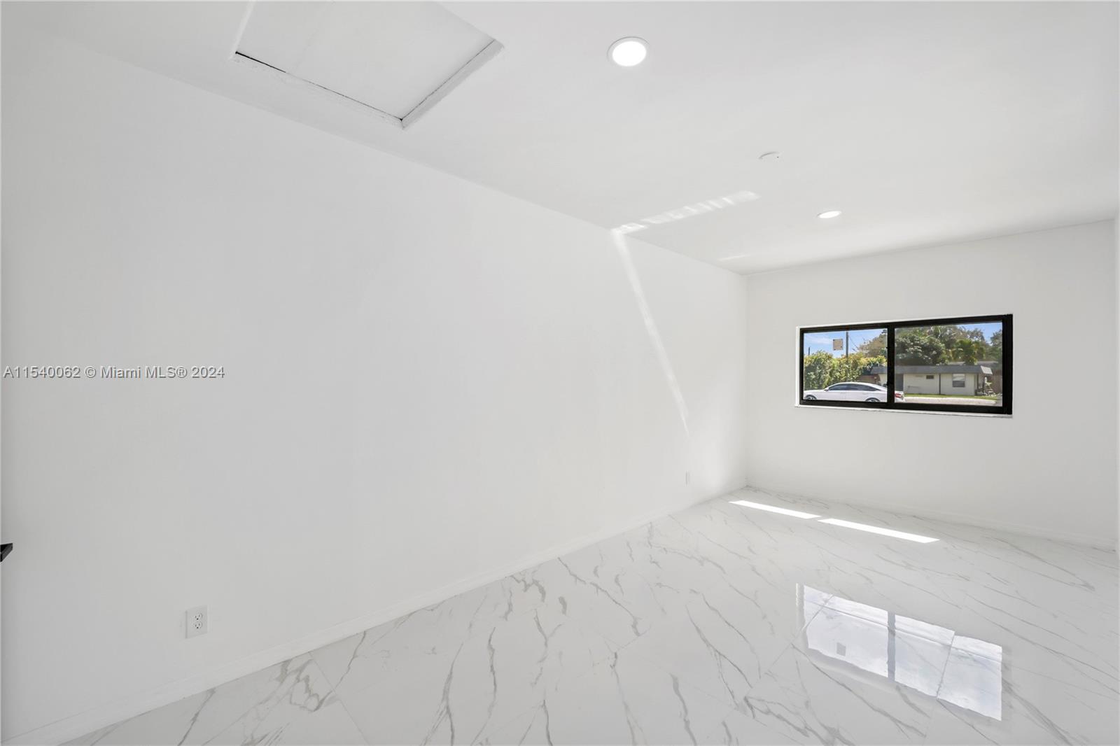 5635 Pierce St, Hollywood, Florida 33021, 3 Bedrooms Bedrooms, ,2 BathroomsBathrooms,Residential,For Sale,5635 Pierce St,A11540062