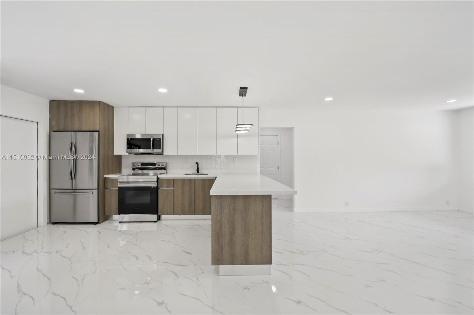 5635 Pierce St, Hollywood, Florida 33021, 3 Bedrooms Bedrooms, ,2 BathroomsBathrooms,Residential,For Sale,5635 Pierce St,A11540062