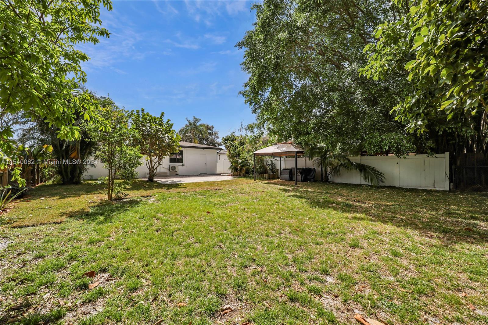 5635 Pierce St, Hollywood, Florida 33021, 3 Bedrooms Bedrooms, ,2 BathroomsBathrooms,Residential,For Sale,5635 Pierce St,A11540062