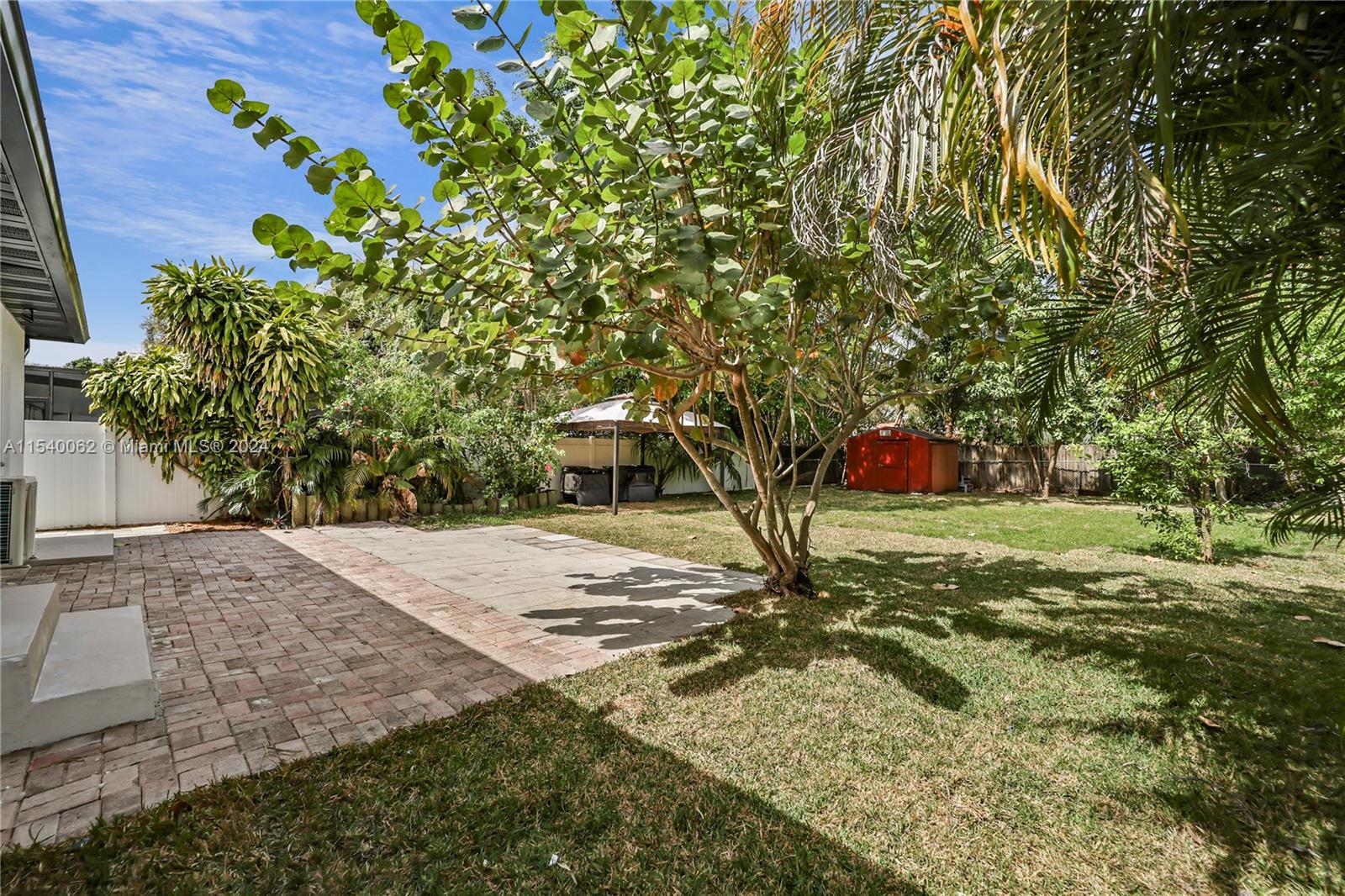 5635 Pierce St, Hollywood, Florida 33021, 3 Bedrooms Bedrooms, ,2 BathroomsBathrooms,Residential,For Sale,5635 Pierce St,A11540062