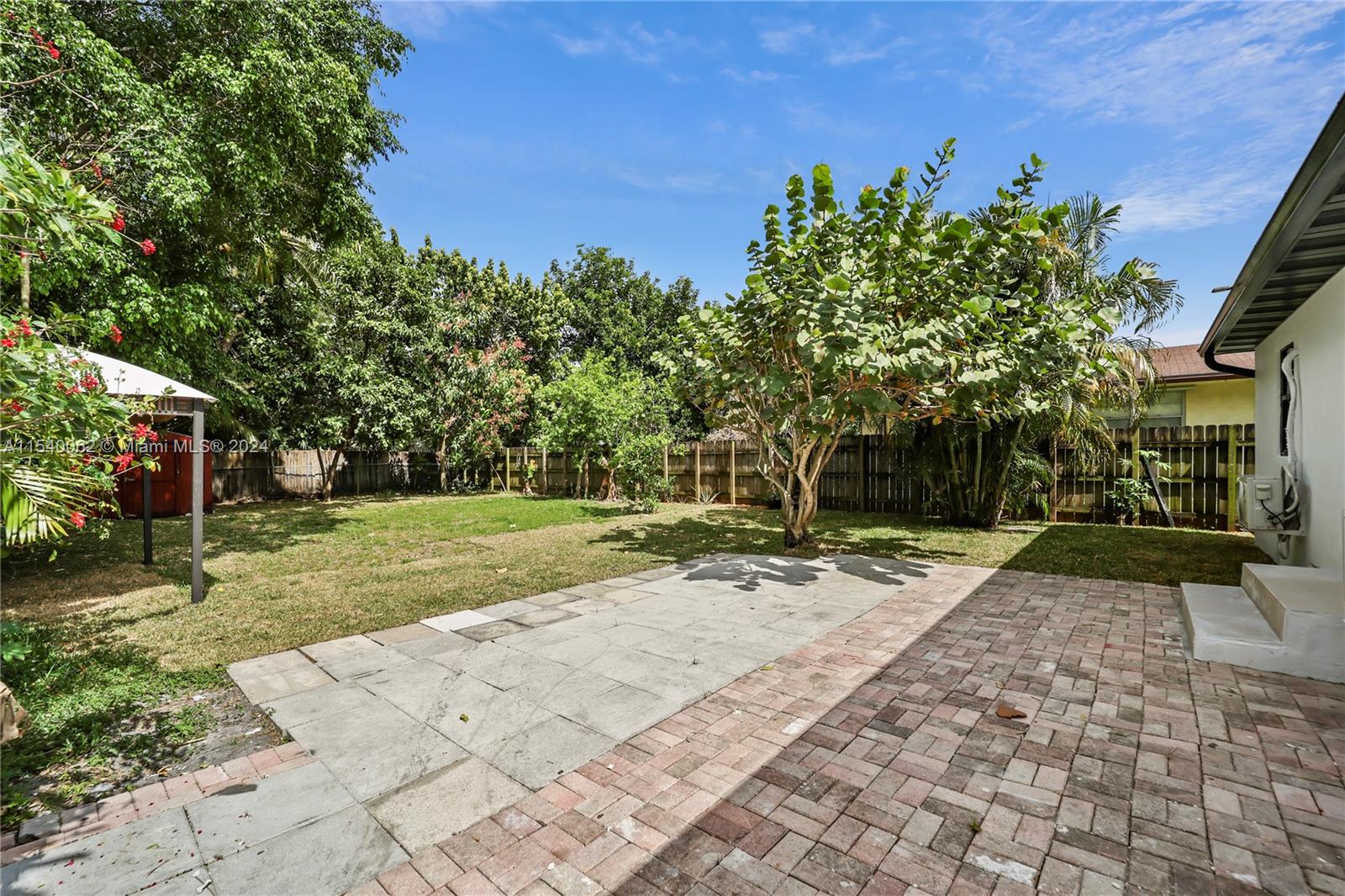 5635 Pierce St, Hollywood, Florida 33021, 3 Bedrooms Bedrooms, ,2 BathroomsBathrooms,Residential,For Sale,5635 Pierce St,A11540062