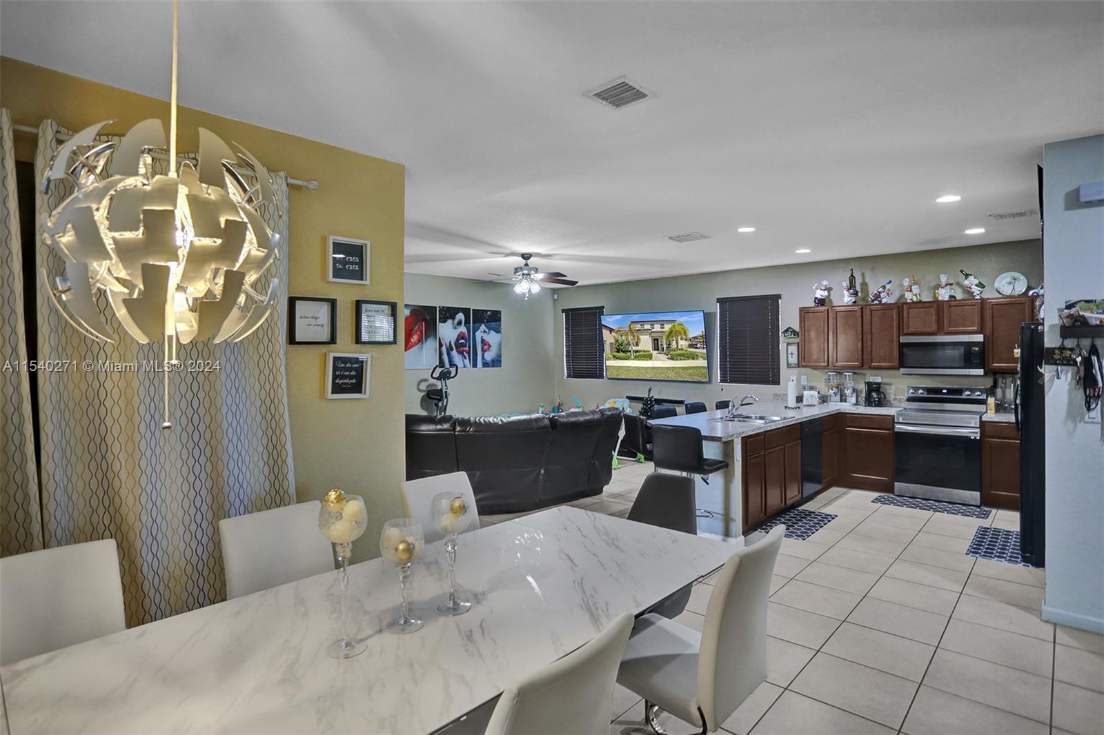 11609 SW 247th St 11609, Homestead, Florida 33032, 4 Bedrooms Bedrooms, ,3 BathroomsBathrooms,Residentiallease,For Rent,11609 SW 247th St 11609,A11540271