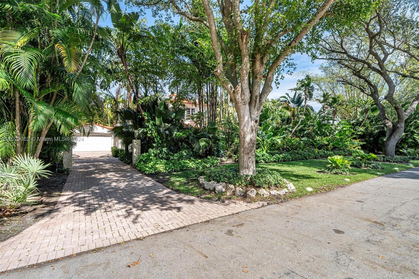 469 NE 55th St, Miami, Florida 33137, 5 Bedrooms Bedrooms, ,4 BathroomsBathrooms,Residentiallease,For Rent,469 NE 55th St,A11529062