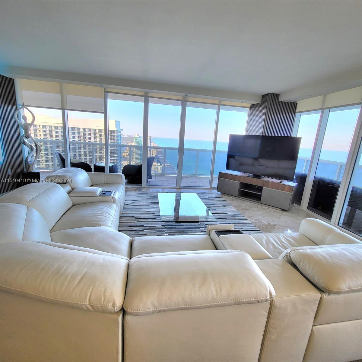 1830 S Ocean Dr 4701, Hallandale Beach, Florida 33009, 3 Bedrooms Bedrooms, ,3 BathroomsBathrooms,Residentiallease,For Rent,1830 S Ocean Dr 4701,A11540419