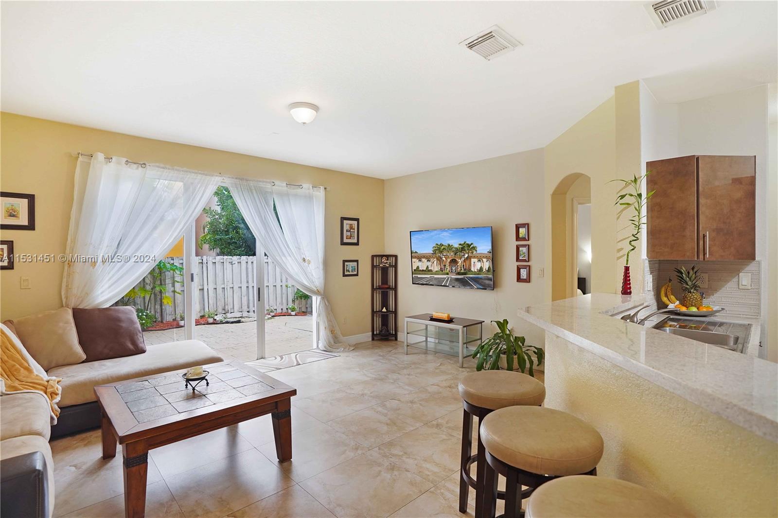 11219 NW 74th Ter, Doral, Florida 33178, 4 Bedrooms Bedrooms, ,3 BathroomsBathrooms,Residential,For Sale,11219 NW 74th Ter,A11531451