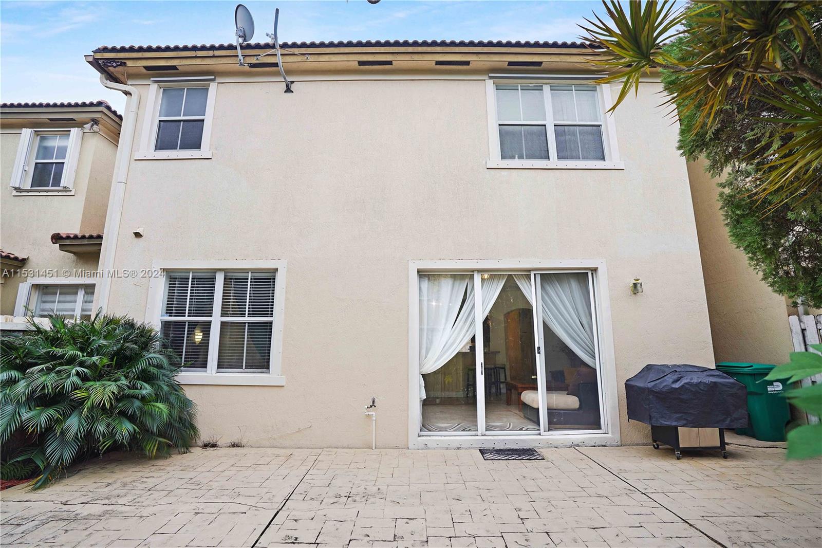 11219 NW 74th Ter, Doral, Florida 33178, 4 Bedrooms Bedrooms, ,3 BathroomsBathrooms,Residential,For Sale,11219 NW 74th Ter,A11531451