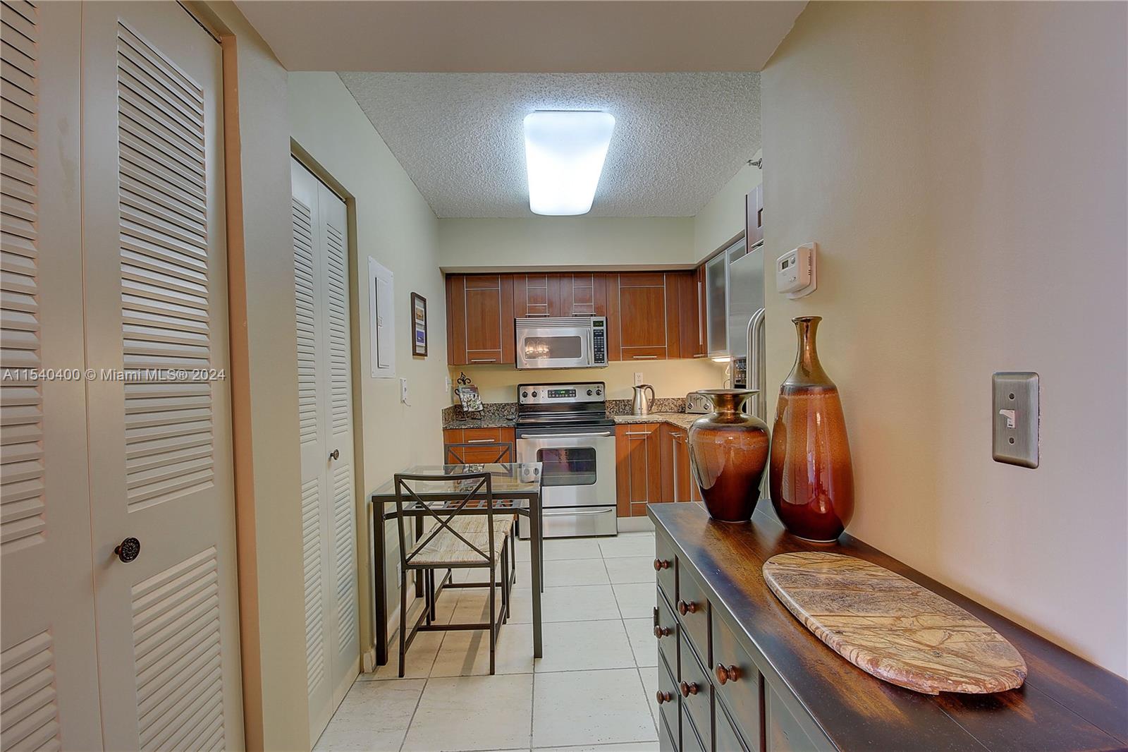 3300 NE 191st St 1011, Aventura, Florida 33180, 2 Bedrooms Bedrooms, ,2 BathroomsBathrooms,Residentiallease,For Rent,3300 NE 191st St 1011,A11540400