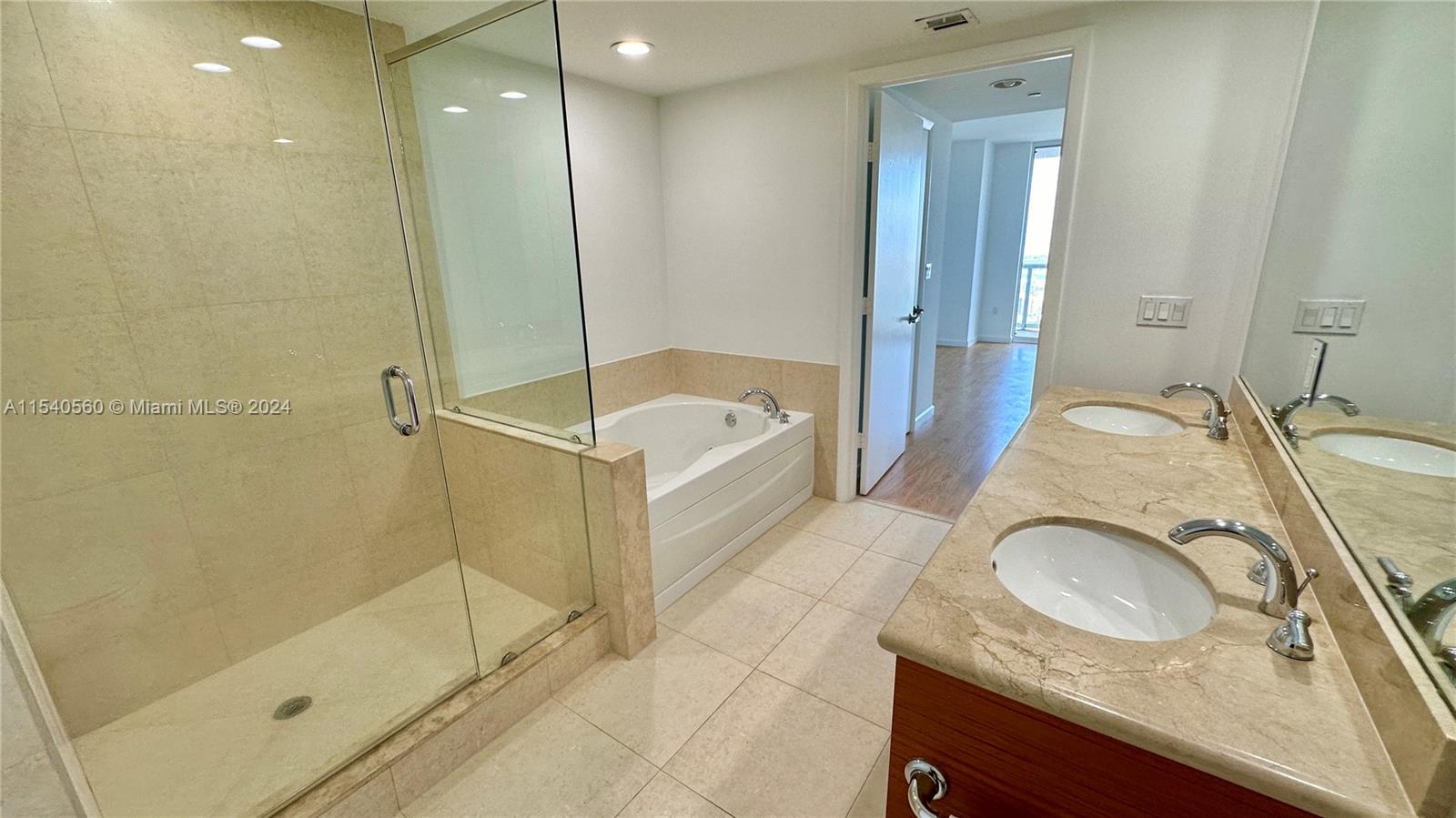 50 Biscayne Blvd 3910, Miami, Florida 33132, 3 Bedrooms Bedrooms, ,2 BathroomsBathrooms,Residential,For Sale,50 Biscayne Blvd 3910,A11540560