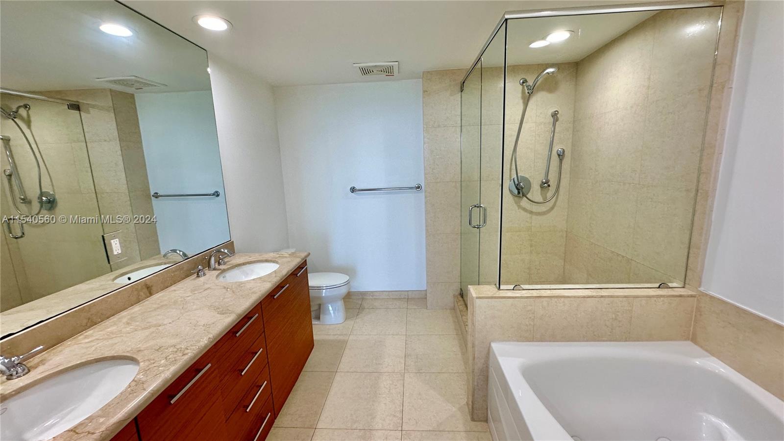 50 Biscayne Blvd 3910, Miami, Florida 33132, 3 Bedrooms Bedrooms, ,2 BathroomsBathrooms,Residential,For Sale,50 Biscayne Blvd 3910,A11540560