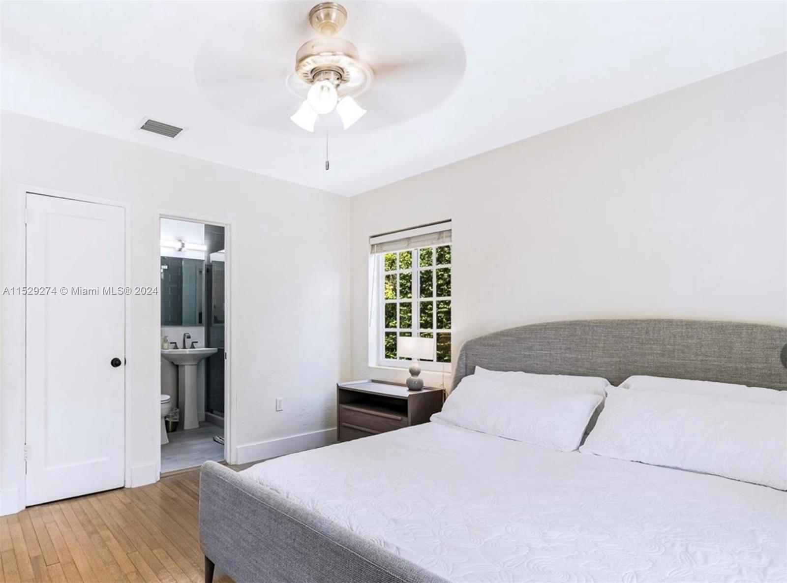 9500 N Miami Ave, Miami Shores, Florida 33150, 3 Bedrooms Bedrooms, 6 Rooms Rooms,2 BathroomsBathrooms,Residential,For Sale,9500 N Miami Ave,A11529274