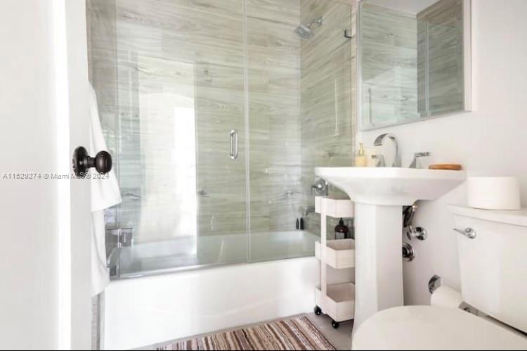 9500 N Miami Ave, Miami Shores, Florida 33150, 3 Bedrooms Bedrooms, 6 Rooms Rooms,2 BathroomsBathrooms,Residential,For Sale,9500 N Miami Ave,A11529274