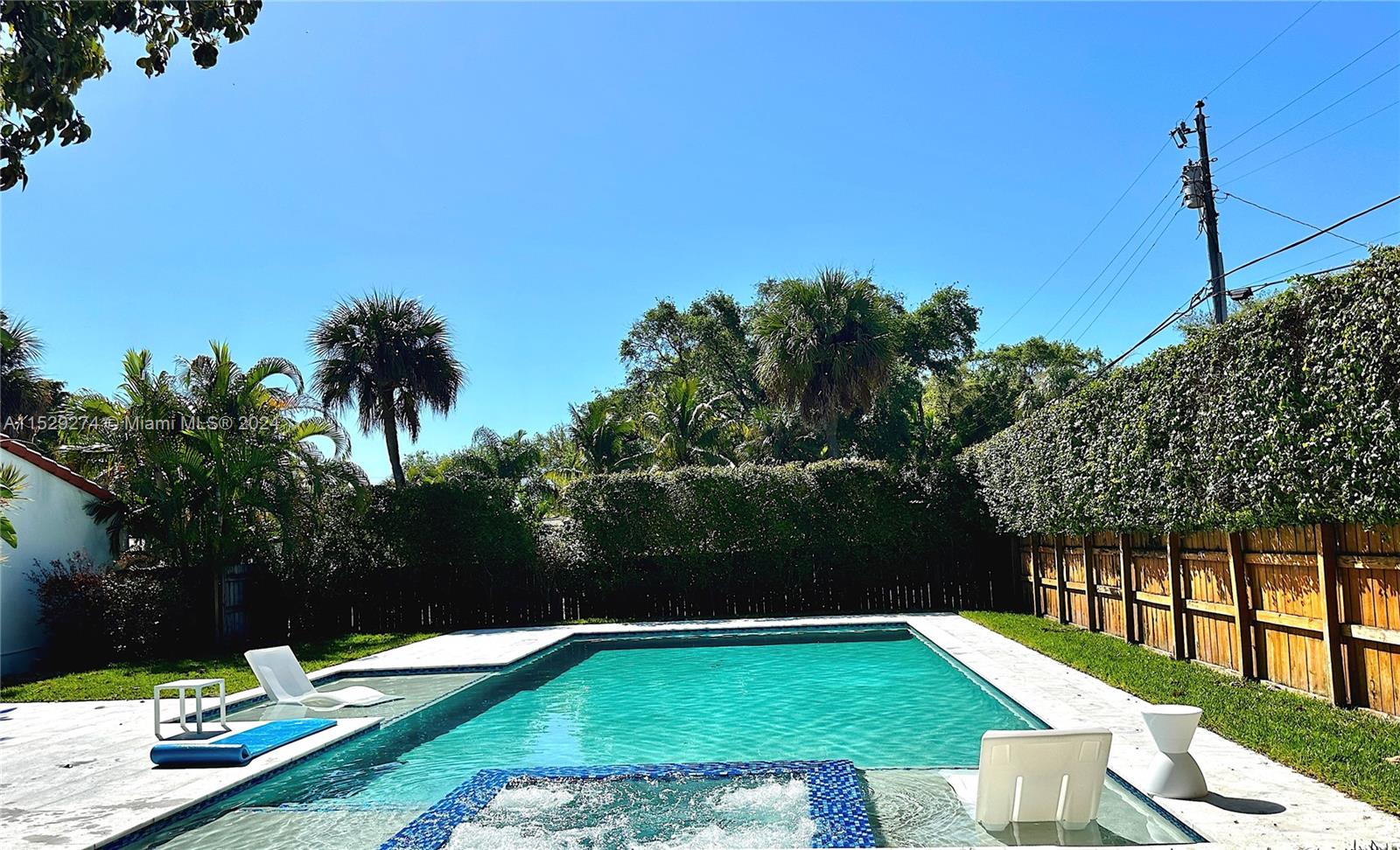 9500 N Miami Ave, Miami Shores, Florida 33150, 3 Bedrooms Bedrooms, 6 Rooms Rooms,2 BathroomsBathrooms,Residential,For Sale,9500 N Miami Ave,A11529274