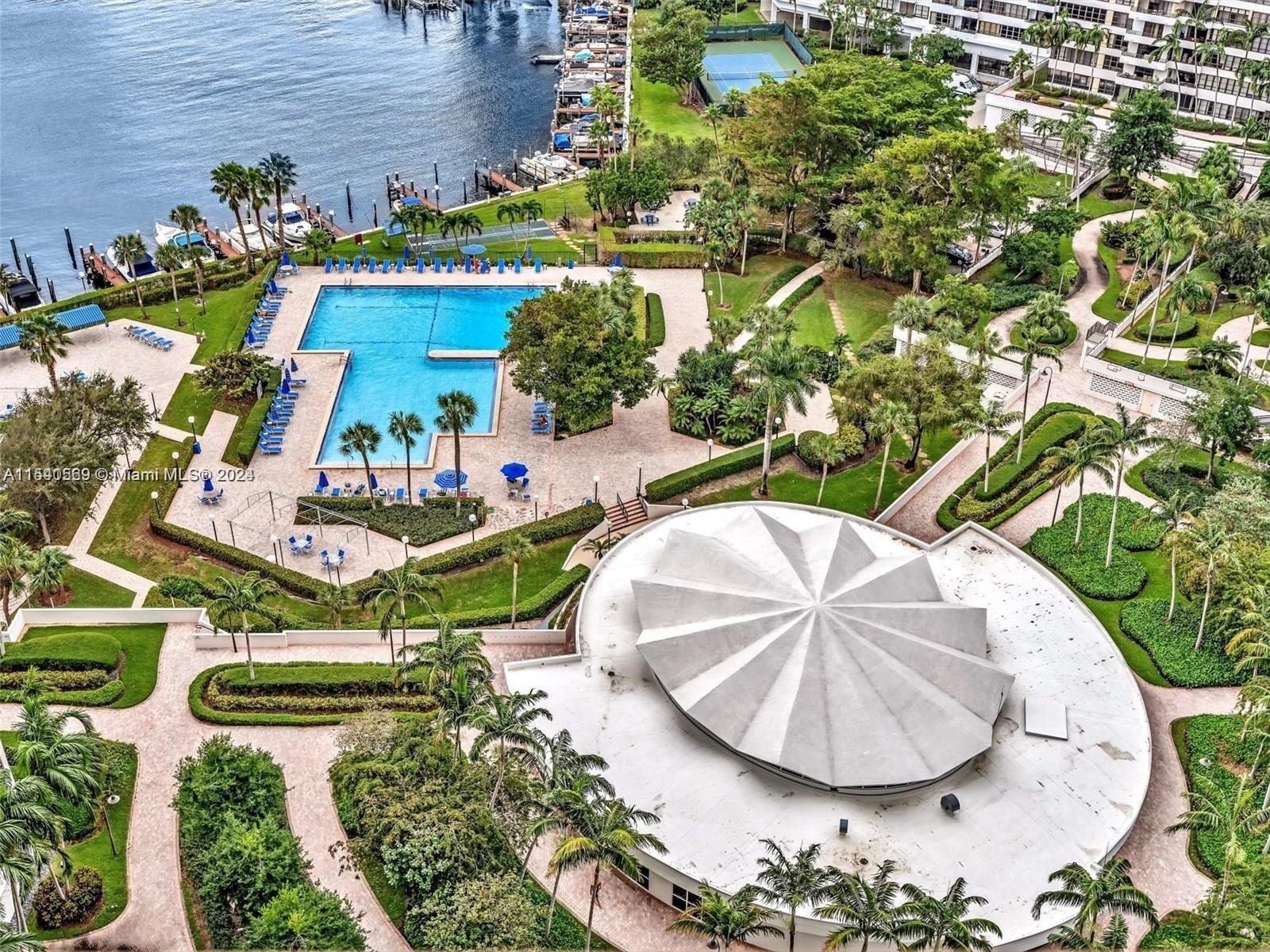 2500 Parkview Dr 310, Hallandale Beach, Florida 33009, 2 Bedrooms Bedrooms, ,2 BathroomsBathrooms,Residential,For Sale,2500 Parkview Dr 310,A11540569