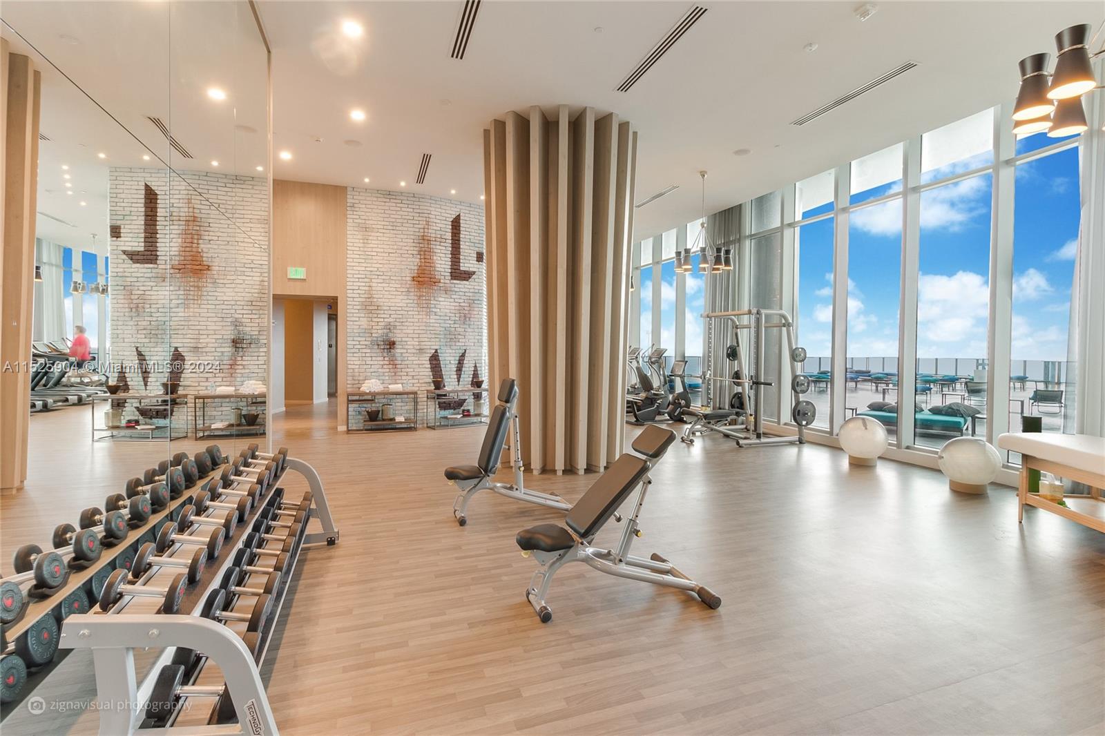 4111 S Ocean Dr 1807, Hollywood, Florida 33019, 1 Bedroom Bedrooms, ,1 BathroomBathrooms,Residential,For Sale,4111 S Ocean Dr 1807,A11525904