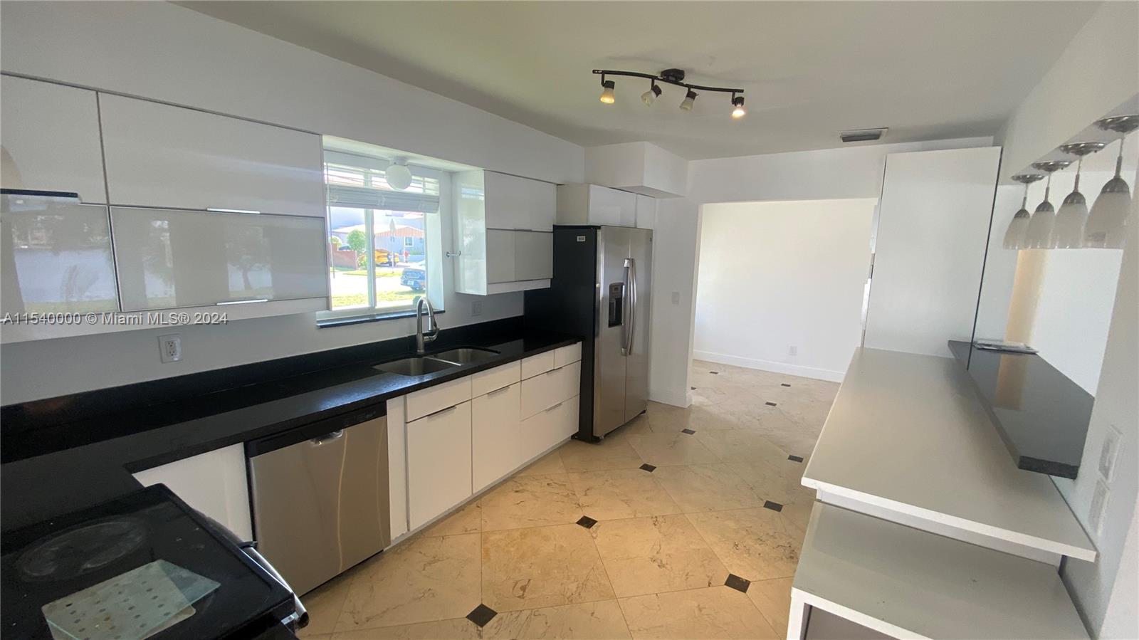 21220 NE 25th Ct N/A, Miami, Florida 33180, 4 Bedrooms Bedrooms, ,2 BathroomsBathrooms,Residentiallease,For Rent,21220 NE 25th Ct N/A,A11540000