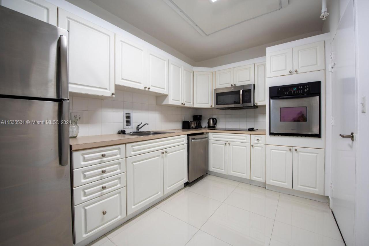 4001 S Ocean Dr 9N, Hollywood, Florida 33019, 2 Bedrooms Bedrooms, ,2 BathroomsBathrooms,Residential,For Sale,4001 S Ocean Dr 9N,A11535531