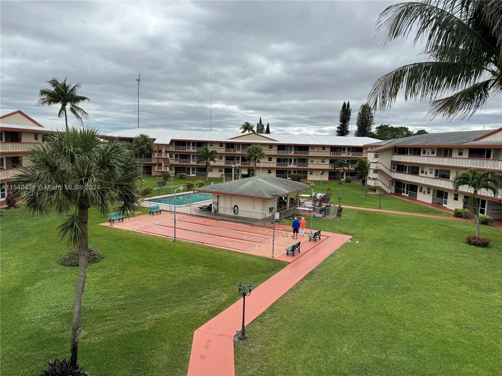 5300 Washington St M107, Hollywood, Florida 33021, 1 Bedroom Bedrooms, ,1 BathroomBathrooms,Residential,For Sale,5300 Washington St M107,A11540438