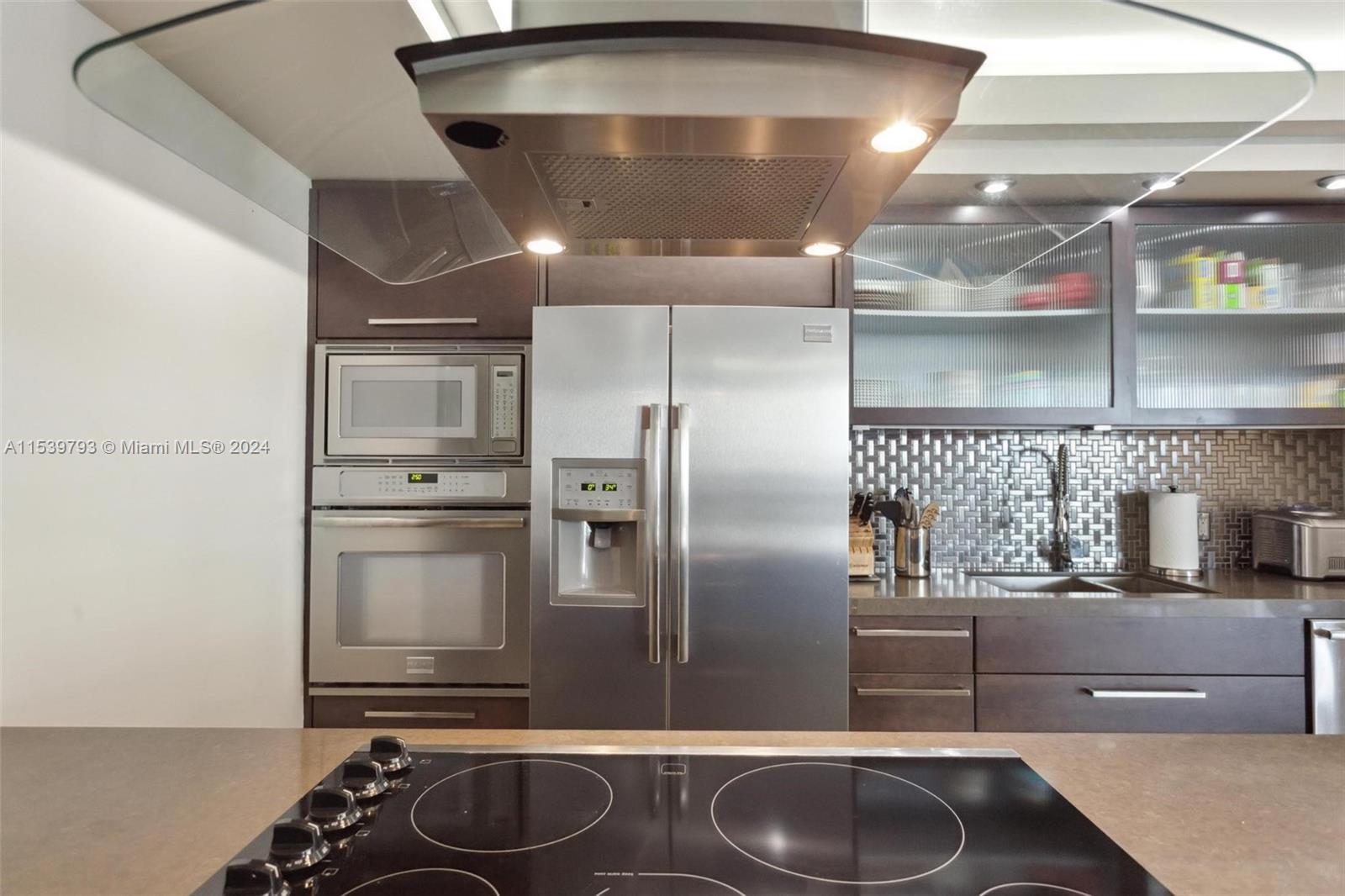 1800 S Ocean Dr 1810, Hallandale Beach, Florida 33009, 2 Bedrooms Bedrooms, ,2 BathroomsBathrooms,Residential,For Sale,1800 S Ocean Dr 1810,A11539793