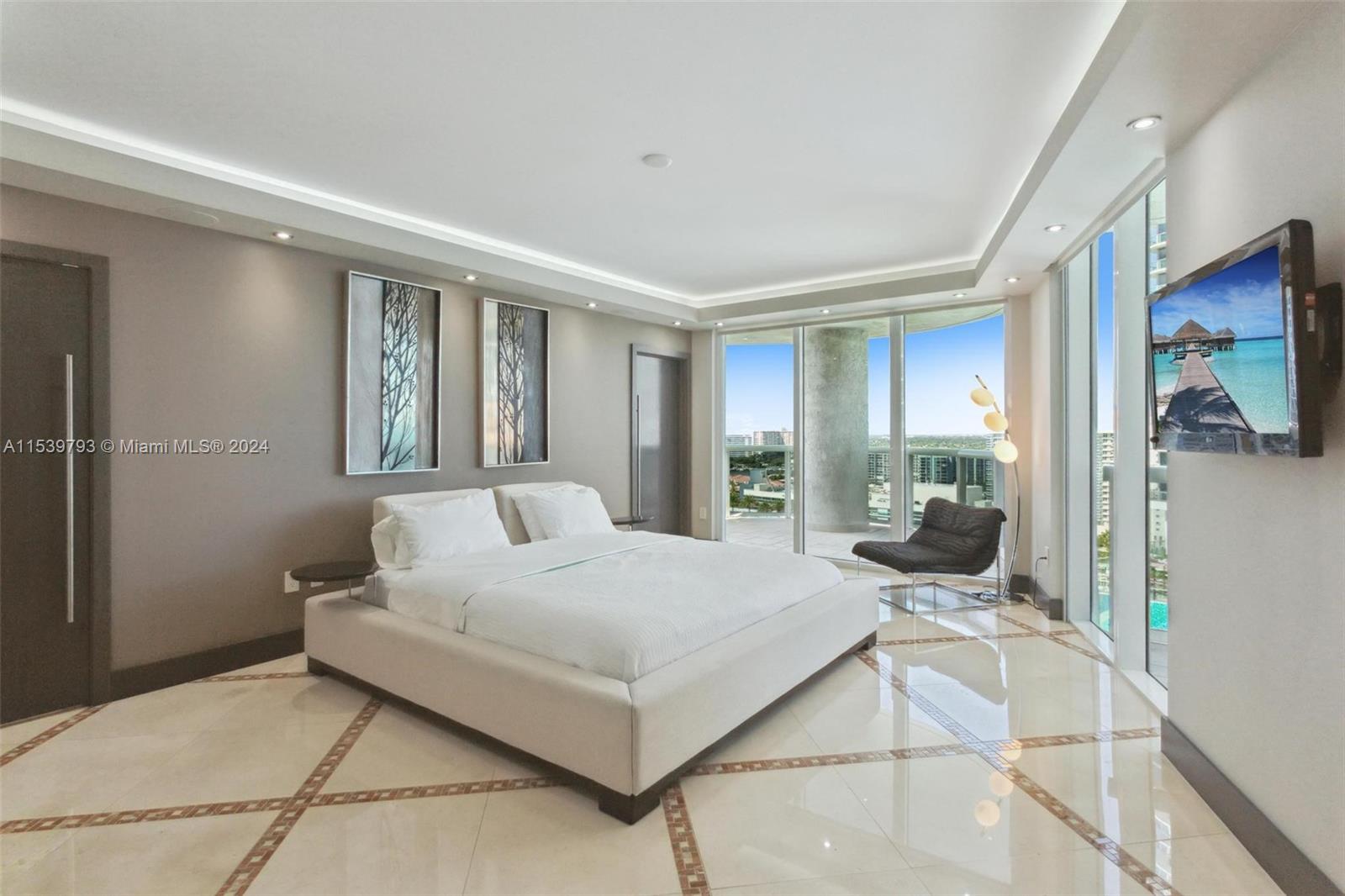 1800 S Ocean Dr 1810, Hallandale Beach, Florida 33009, 2 Bedrooms Bedrooms, ,2 BathroomsBathrooms,Residential,For Sale,1800 S Ocean Dr 1810,A11539793