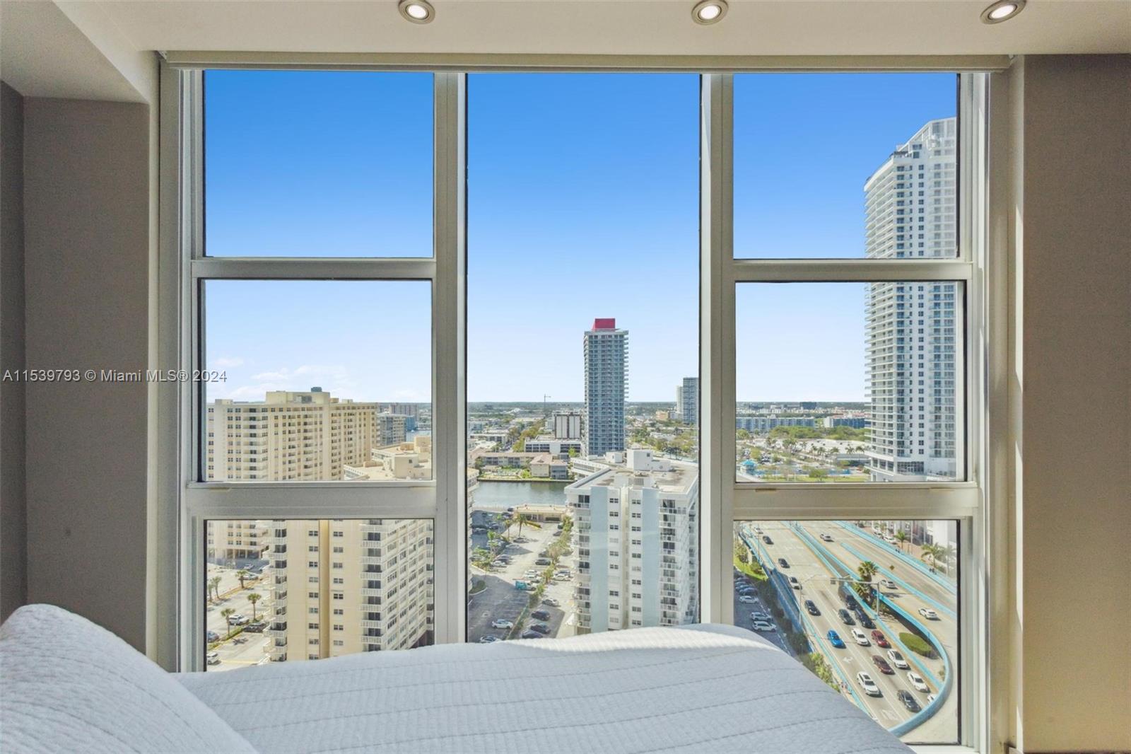 1800 S Ocean Dr 1810, Hallandale Beach, Florida 33009, 2 Bedrooms Bedrooms, ,2 BathroomsBathrooms,Residential,For Sale,1800 S Ocean Dr 1810,A11539793