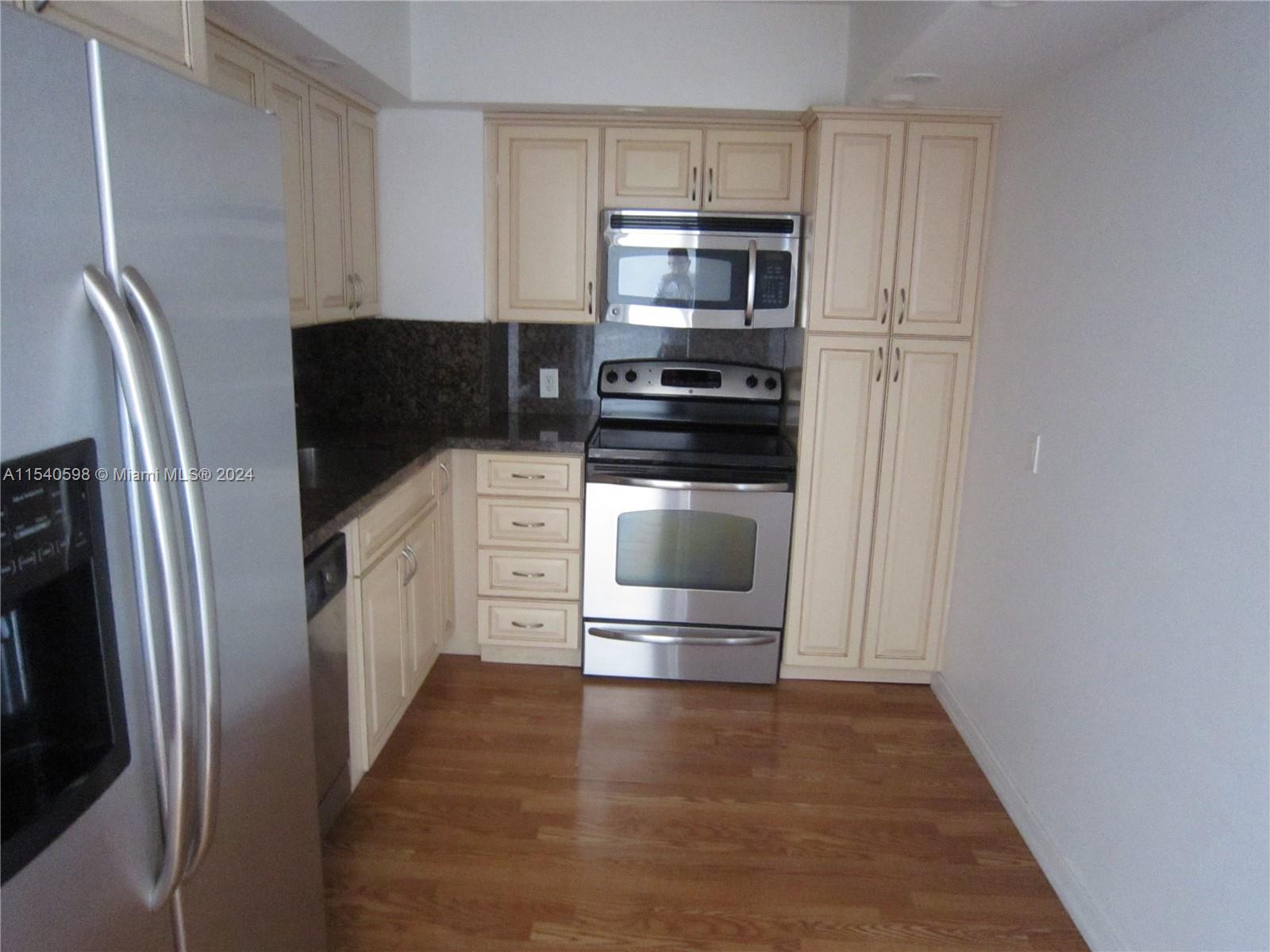 100 Bayview Dr 303, Sunny Isles Beach, Florida 33160, 2 Bedrooms Bedrooms, ,2 BathroomsBathrooms,Residentiallease,For Rent,100 Bayview Dr 303,A11540598