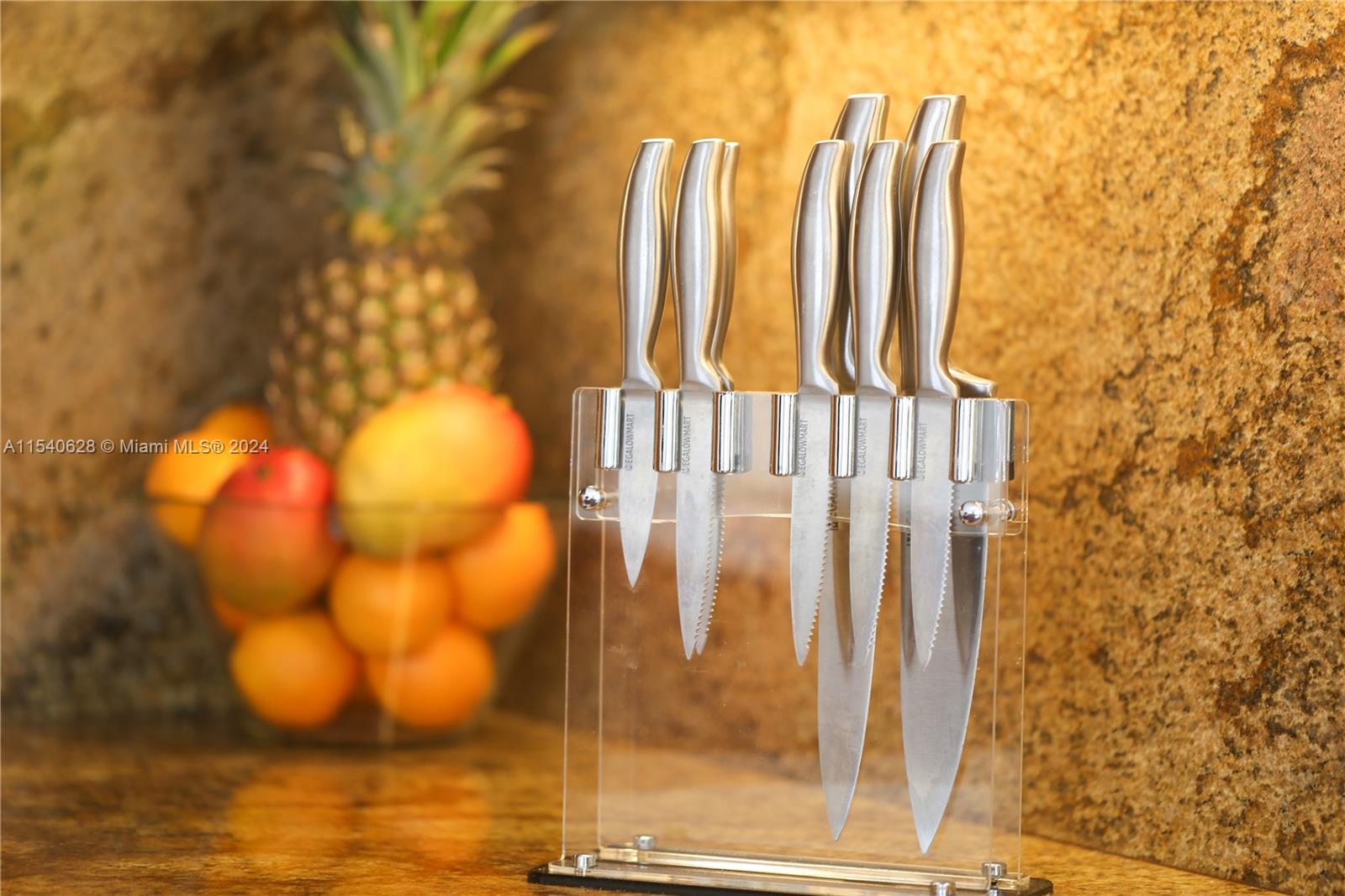 720 Polk St, Hollywood, Florida 33019, 5 Bedrooms Bedrooms, ,4 BathroomsBathrooms,Residentiallease,For Rent,720 Polk St,A11540628