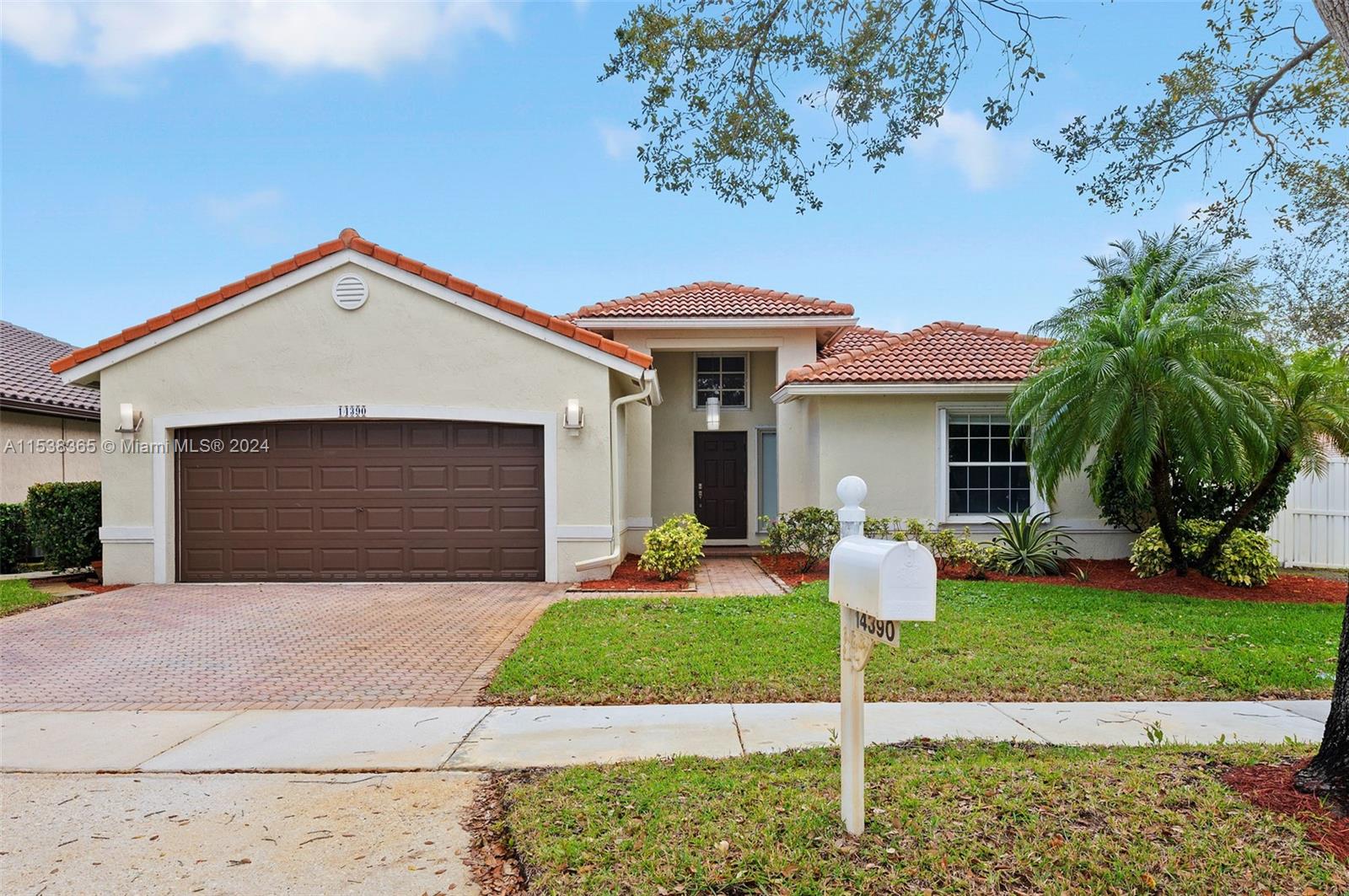 14390 SW 35th St  For Sale A11538365, FL