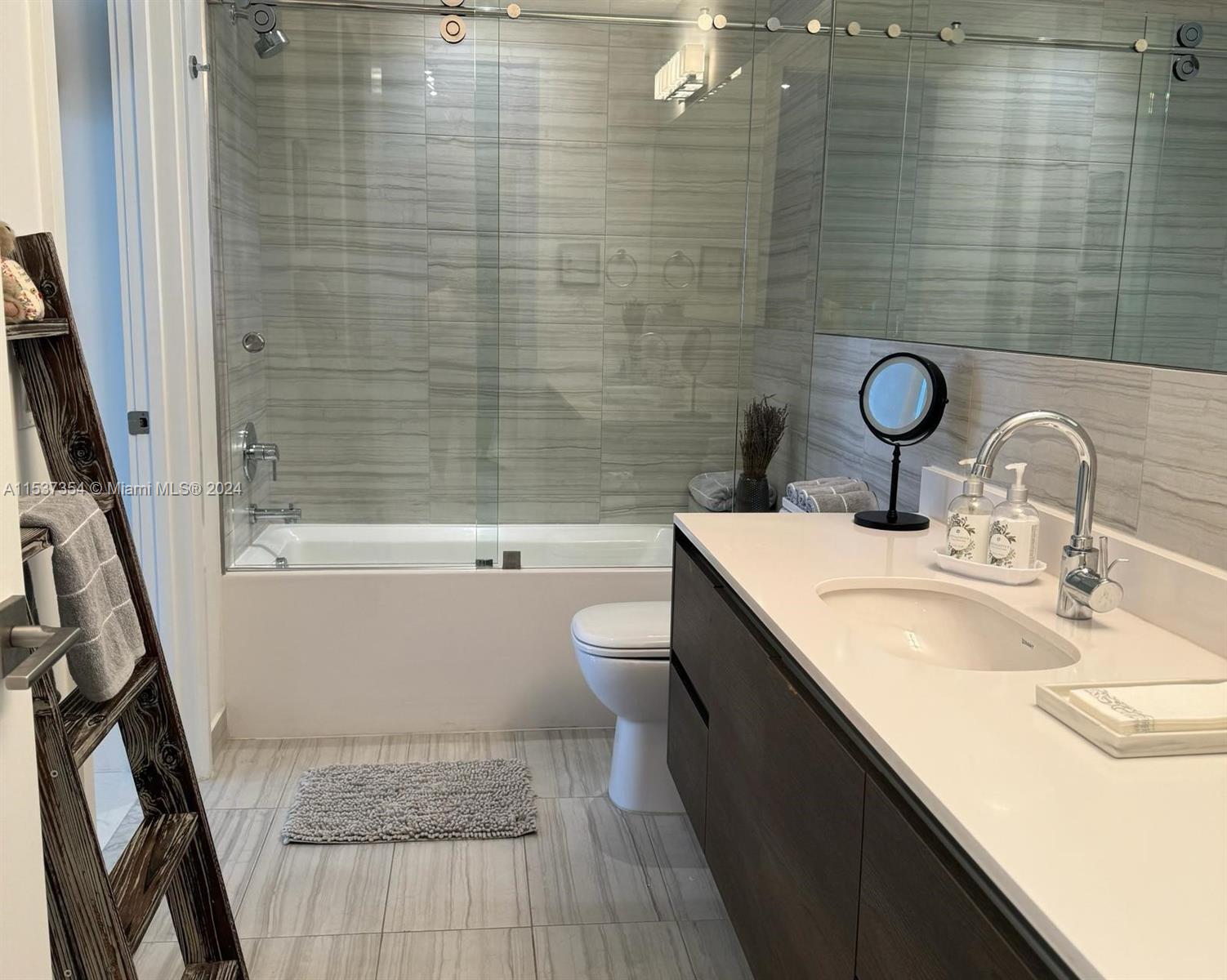 301 Altara Ave 403, Coral Gables, Florida 33146, 1 Bedroom Bedrooms, ,1 BathroomBathrooms,Residential,For Sale,301 Altara Ave 403,A11537354