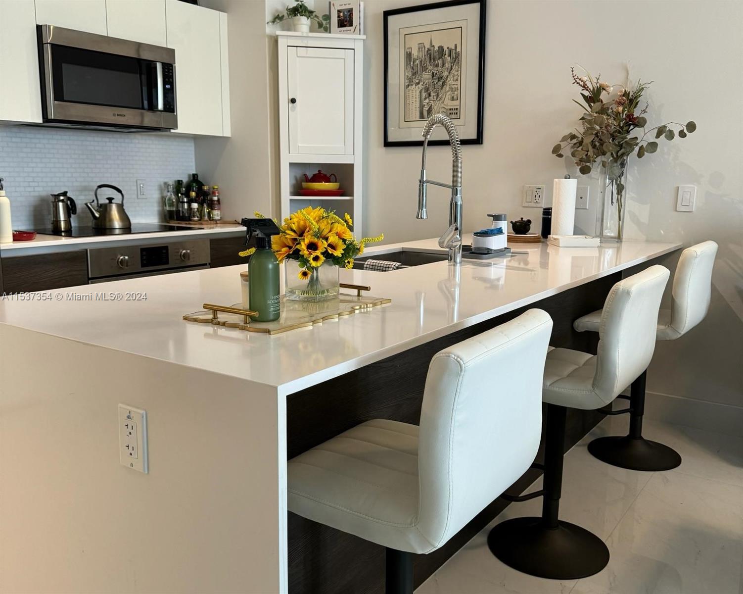 301 Altara Ave 403, Coral Gables, Florida 33146, 1 Bedroom Bedrooms, ,1 BathroomBathrooms,Residential,For Sale,301 Altara Ave 403,A11537354