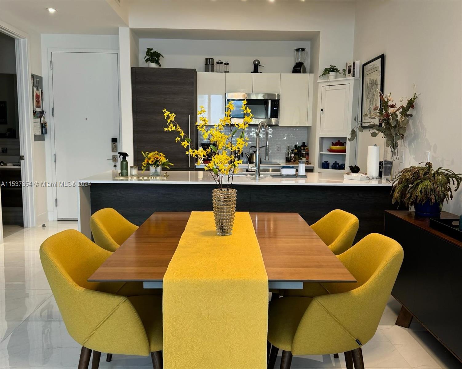 301 Altara Ave 403, Coral Gables, Florida 33146, 1 Bedroom Bedrooms, ,1 BathroomBathrooms,Residential,For Sale,301 Altara Ave 403,A11537354