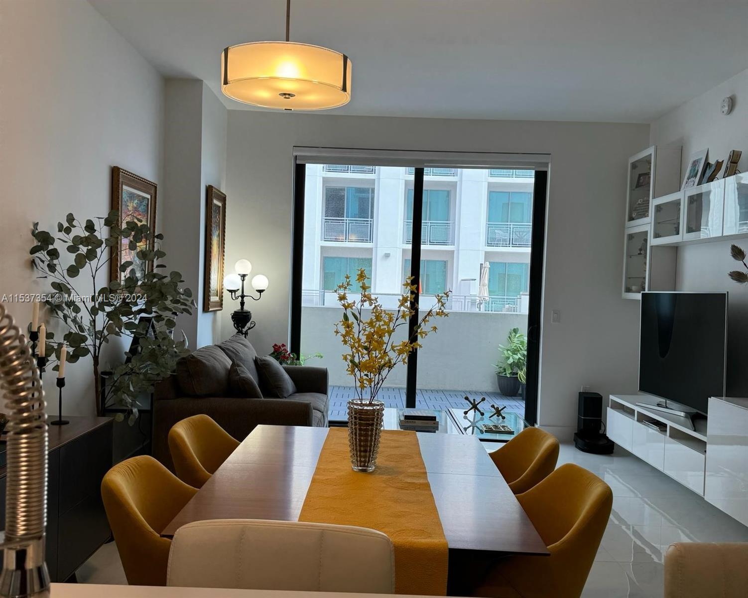 301 Altara Ave 403, Coral Gables, Florida 33146, 1 Bedroom Bedrooms, ,1 BathroomBathrooms,Residential,For Sale,301 Altara Ave 403,A11537354