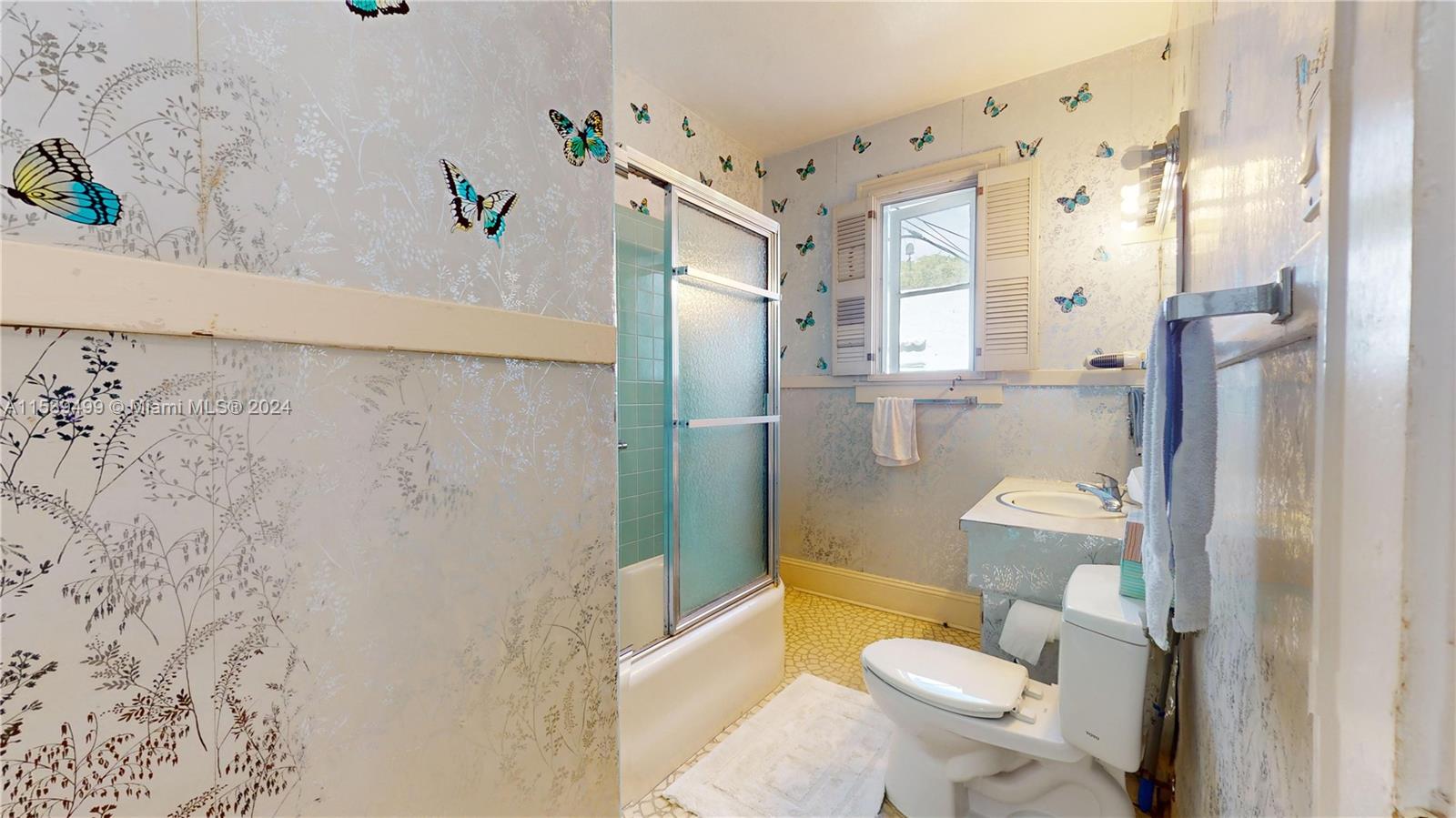 1037 Castile Ave, Coral Gables, Florida 33134, 5 Bedrooms Bedrooms, ,3 BathroomsBathrooms,Residential,For Sale,1037 Castile Ave,A11539499