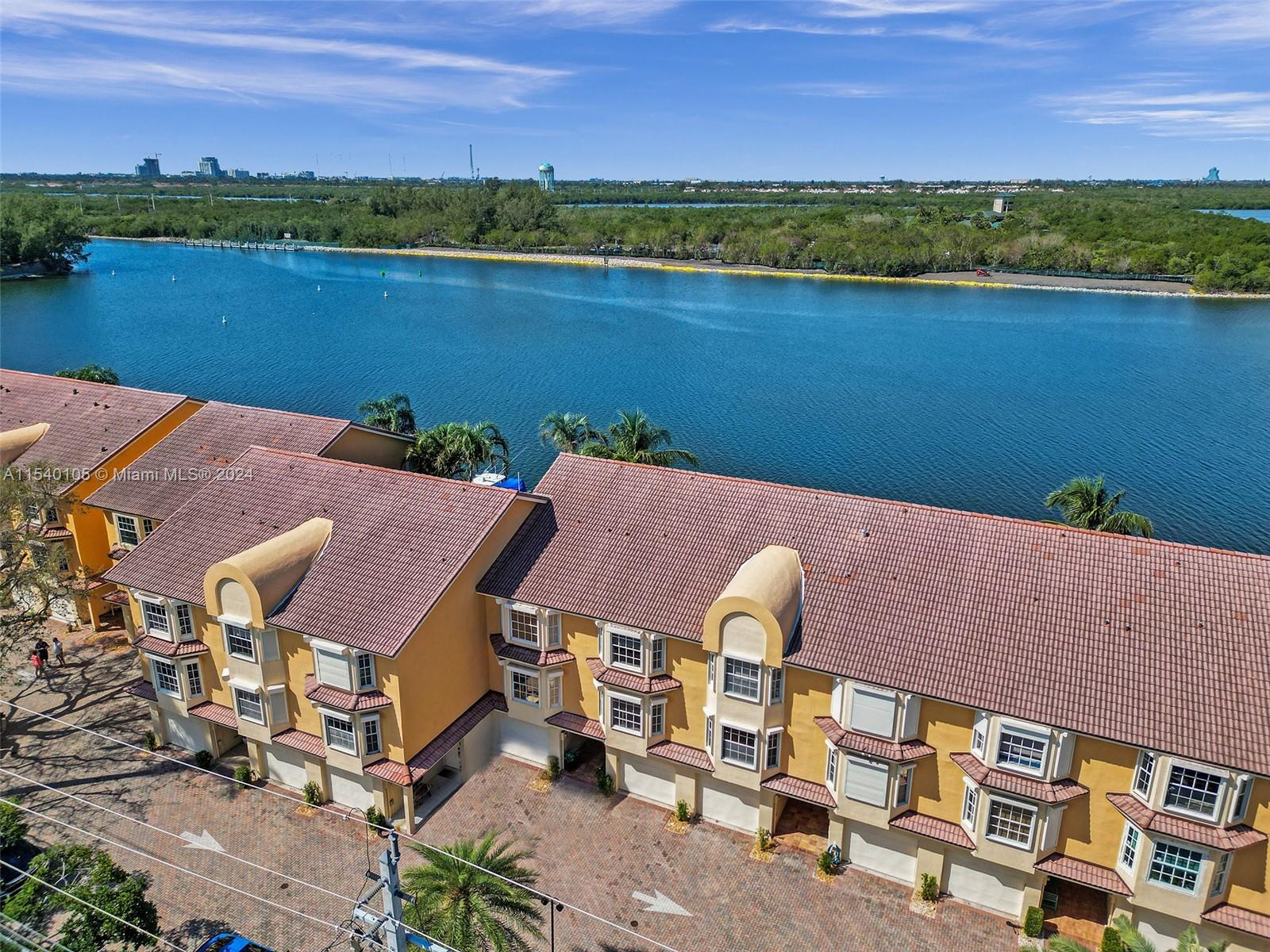 4212 N Ocean Dr, Hollywood, Florida 33019, 3 Bedrooms Bedrooms, ,3 BathroomsBathrooms,Residential,For Sale,4212 N Ocean Dr,A11540105